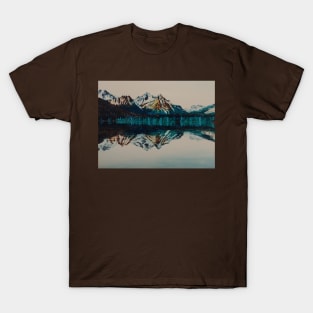 Mountains with reflections on the lake T-Shirt